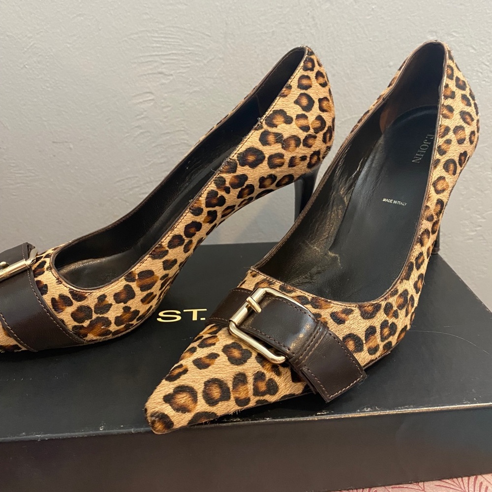 Vintage St. John cheetah print heels